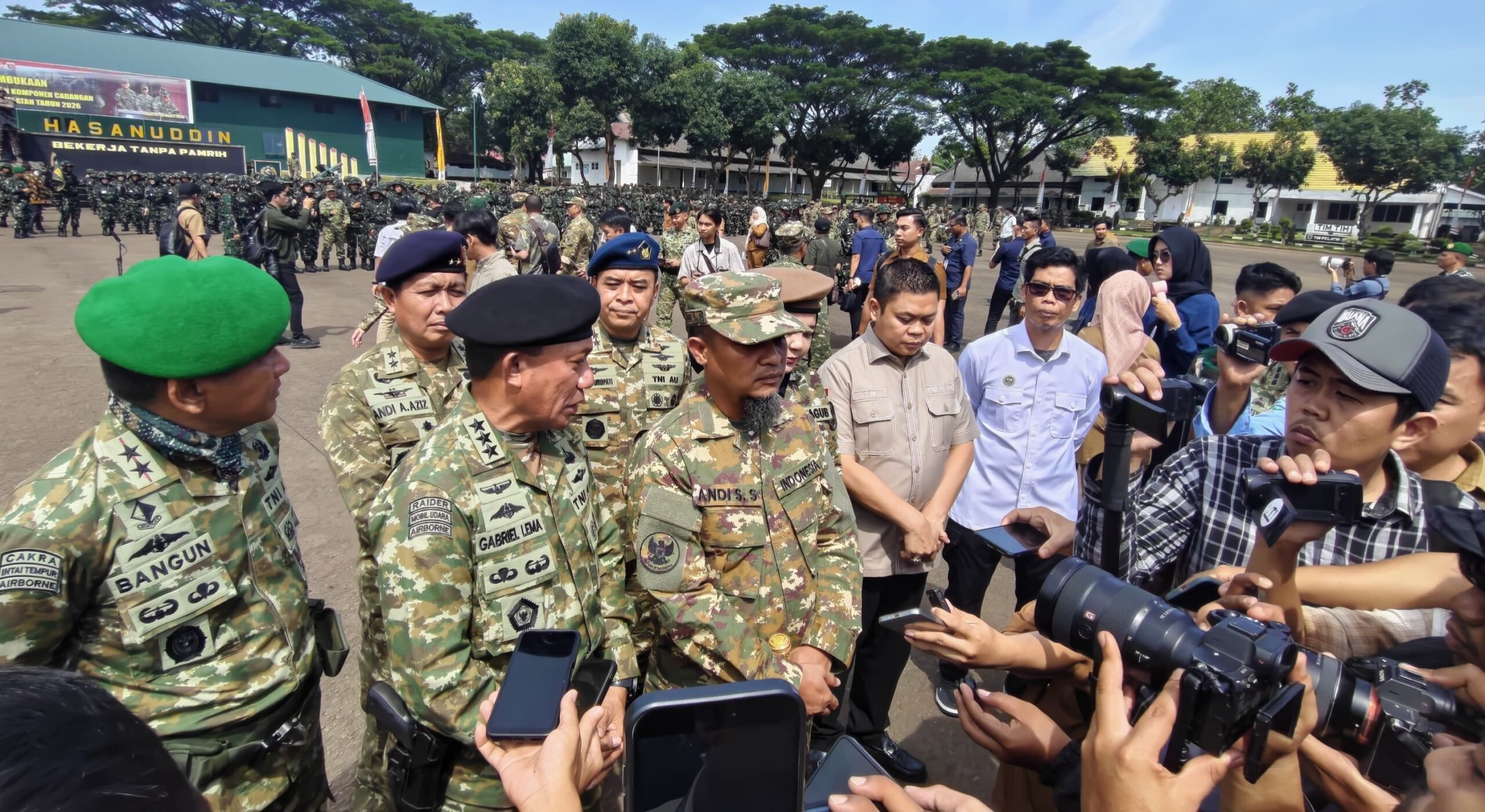 Perdana di Indonesia, Ribuan ASN dan Kades Sulsel Ikuti Latihan Militer