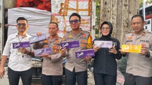 Polisi Gagalkan Pengiriman Ratusan Koli Rokok Ilegal di Pelabuhan Makassar