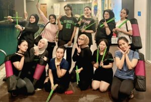 Semarak Hari Kartini, Vasaka Hotel Makassar Ajak Karyawan Hidup Sehat lewat Pound Fit
