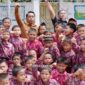 Kunjungi SDN 1 Rijang Panua, Syahar Motivasi Siswa Rajin Belajar