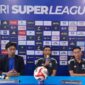 Ahmad Amiruddin bersama Akbar Tanjung dalam sesi konferensi pers prapertandingan, Jumat (8/5/2026)