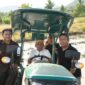 Aksi Unik Bupati Sidrap: Berkostum Adat, Bajak Sawah dengan Traktor