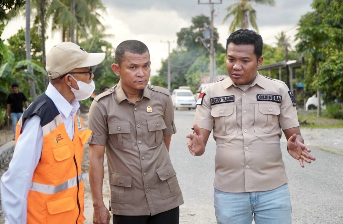 Awasi APBD Sulsel, Sultan Tajang Cek Langsung Proyek Jalan di Wajo