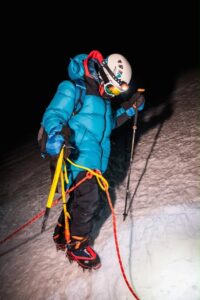 SUMMIT DI DEPAN MATA: Ketika Ego Harus Tunduk pada Gunung Elbrus