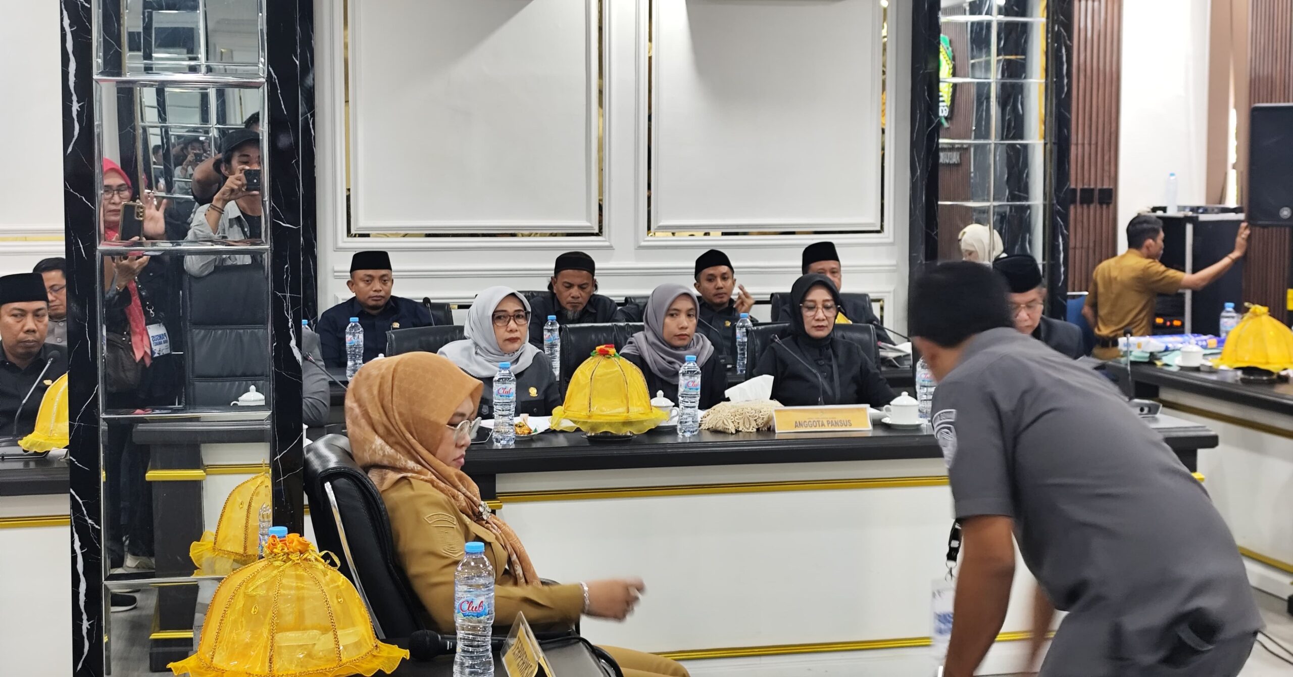 Bupati Gowa, Sitti Husniah Talenrang Hadiri Sidang Hak Angket DPRD Gowa, Selasa (14/7/2026). (Foto: Ruang.News)