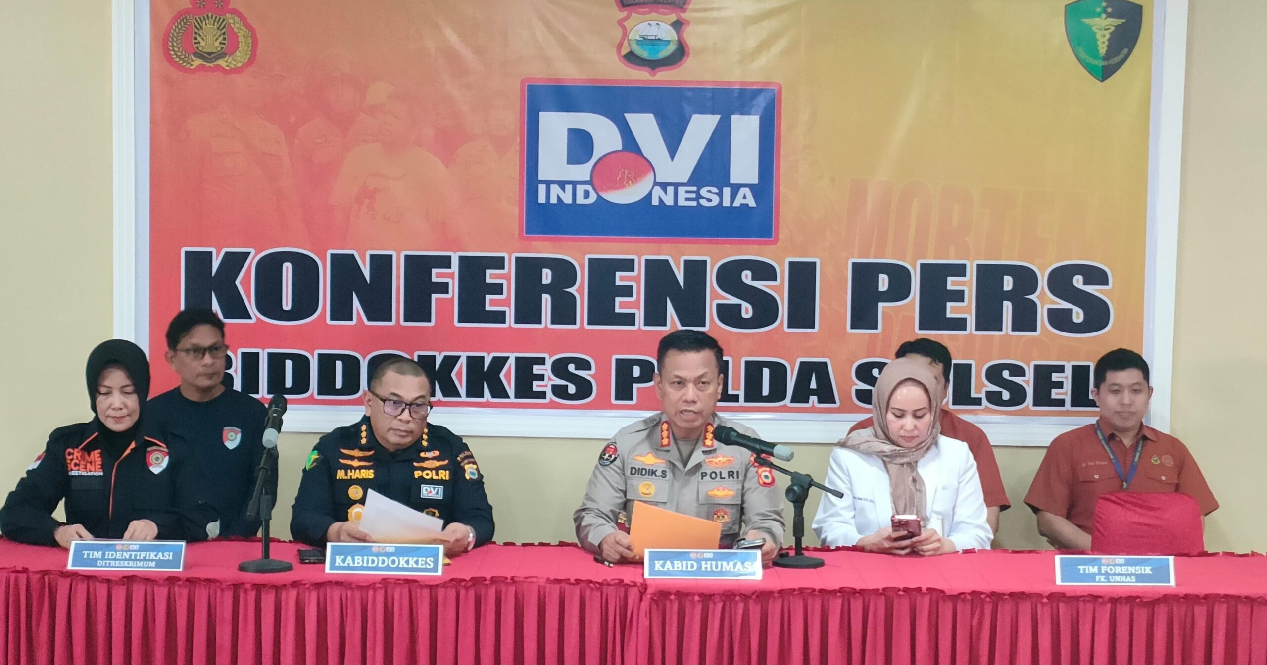 Bidang Kedokteran dan Kesehatan (Biddokkes) Polda Sulsel Terima Dua Kantong Jenazah Korban KM Nurul Salsa. (Foto: Istimewa)