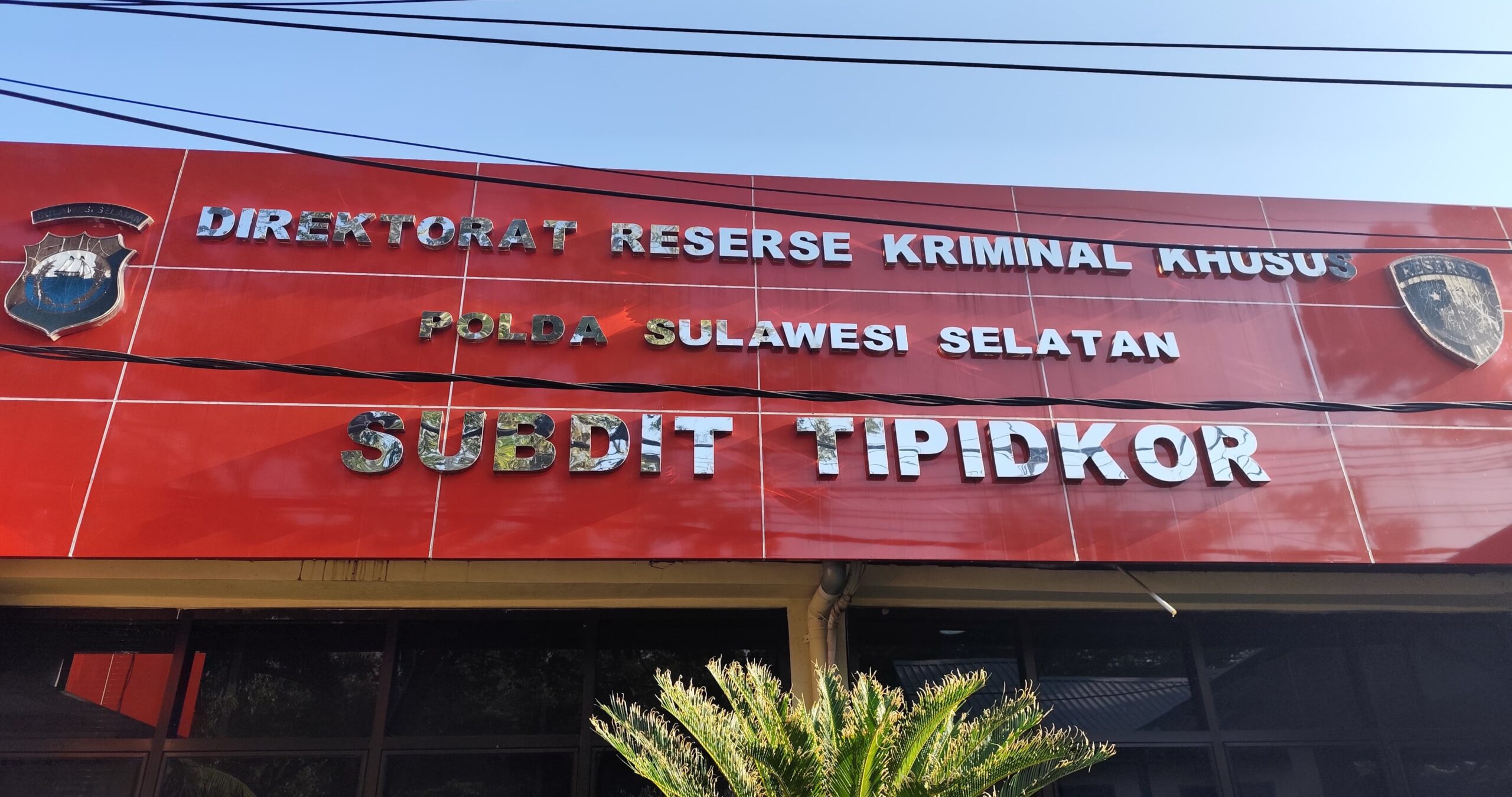 Bupati Gowa, Sitti Husniah Talenrang Jalani Pemeriksaan di Tipikor Polda Sulawesi Selatan. (Foto: Ruang.News)