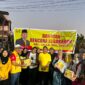 Anggota DPRD Kota Makassar, Ismail, bersama Tim Relawan Sahabat Ismail menyalurkan bantuan kepada warga terdampak kebakaran di Jalan Sultan Abdullah II, Kelurahan Tallo