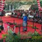 Wali Kota Makassar Pimpin Penurunan Bendera HUT RI ke-81 dengan Balutan Pakaian Adat Bugis
