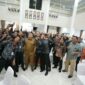 Wali Kota Makassar, Munafri Arifuddin alias Appi, menyampaikan apresiasi dan rasa bangga kepada 70 anggota Pasukan Pengibar Bendera Pusaka (Paskibraka) Kota Makassar