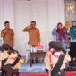 Suasana meriah mewarnai gerak jalan jenjang sekolah dasar (SD) tingkat Kecamatan Maritengngae dalam rangka memperingati Hari Ulang Tahun (HUT) ke-81 Republik Indonesia
