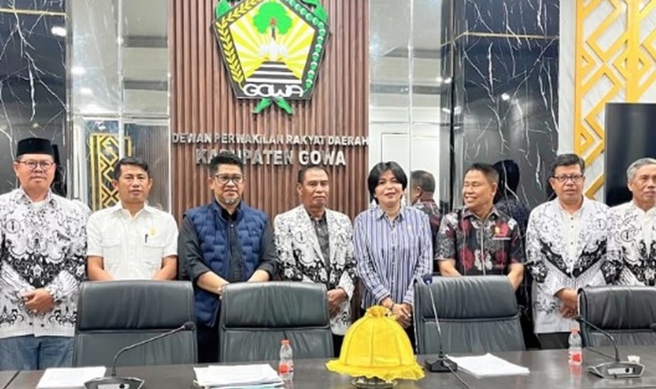 Sejumlah guru di Kabupaten Gowa, menyampaikan aspirasi terkait keterlambatan pembayaran gaji dalam pertemuan dengan DPRD Gowa, Rabu (9/9/2026). (Foto: Instagram/@dprdgowa)