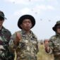 Langit Sidrap Diramaikan Aksi Terjun Payung Prajurit Kostrad