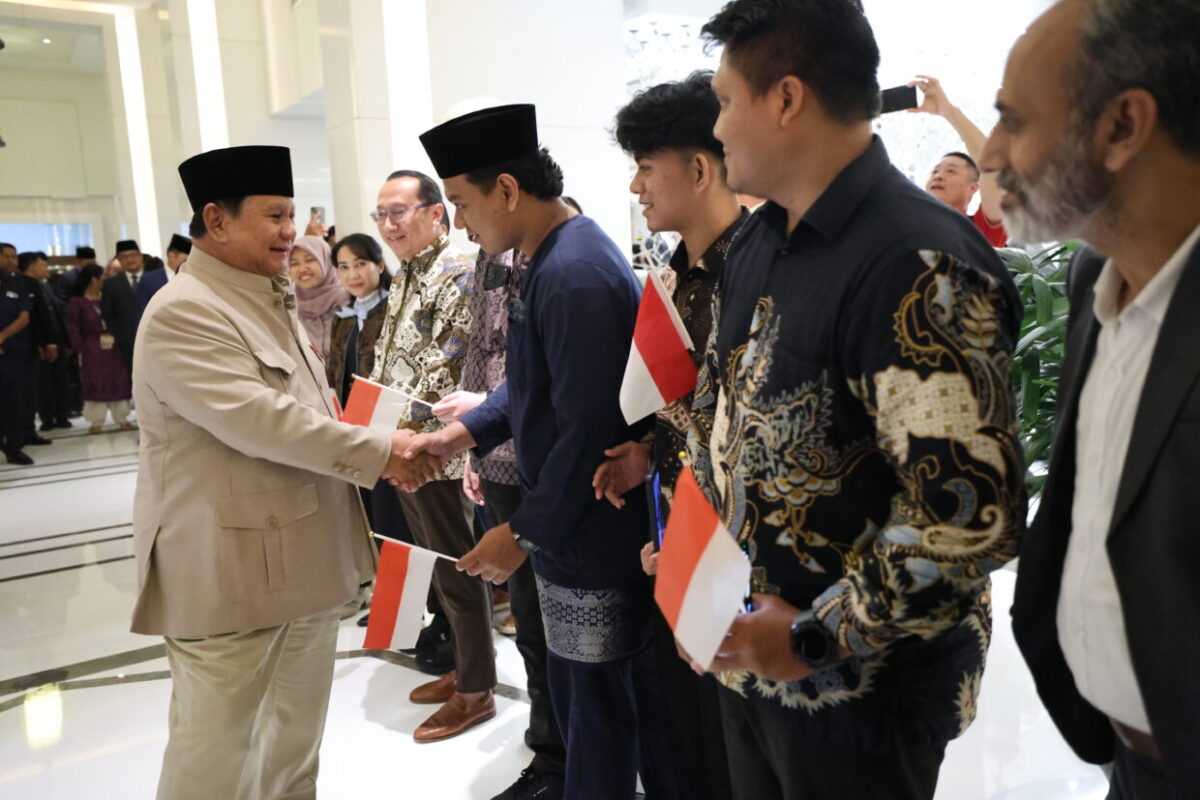 Mahasiswa Indonesia Sambut Hangat Kedatangan Prabowo di India