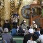Usai Salat Jumat di Bila Riawa, Bupati Syaharuddin Alrif Dengarkan Keluhan Warga