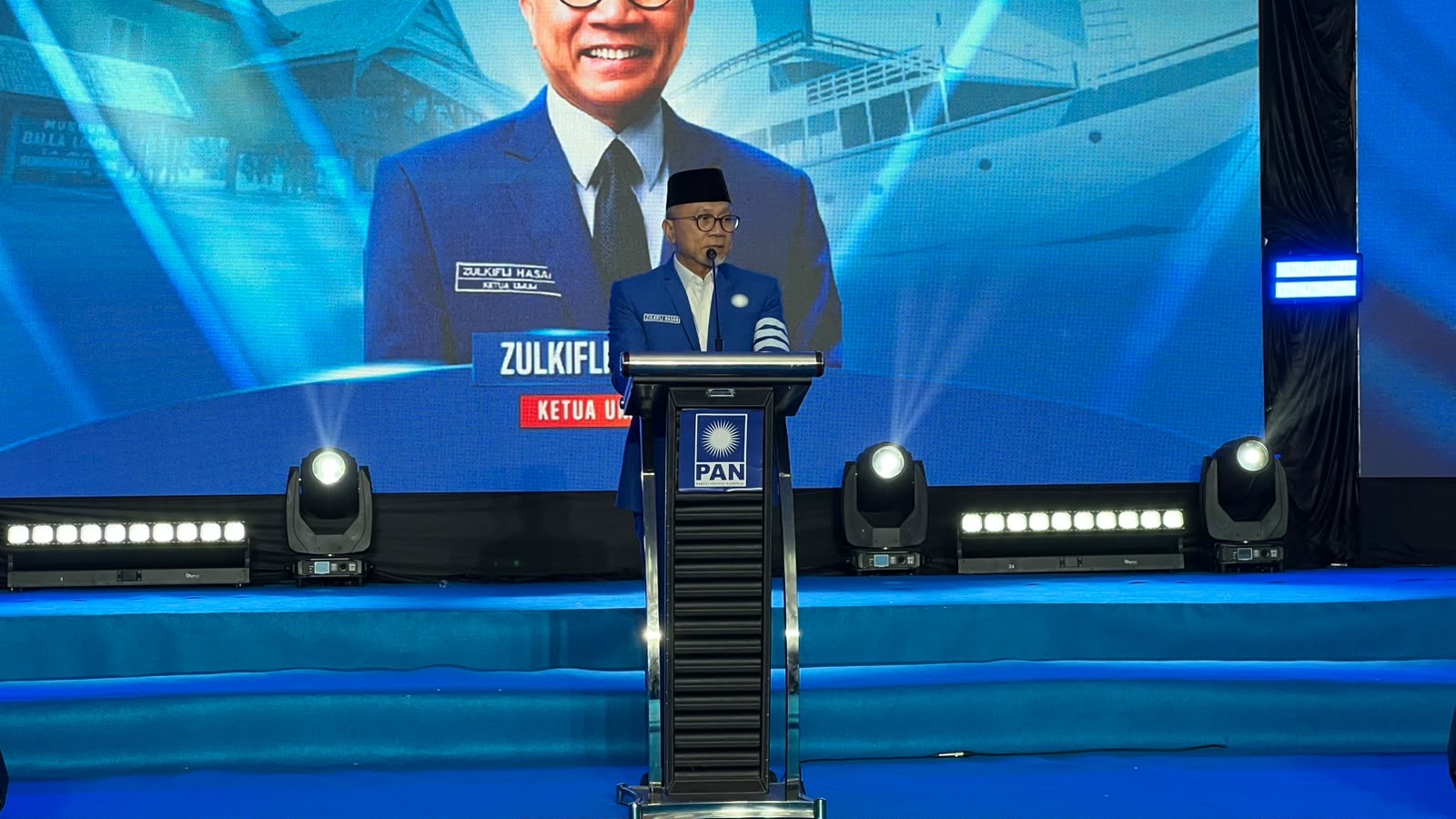 Zulhas Ajak Kader PAN di Sulsel Berteman Baik dengan Gerindra