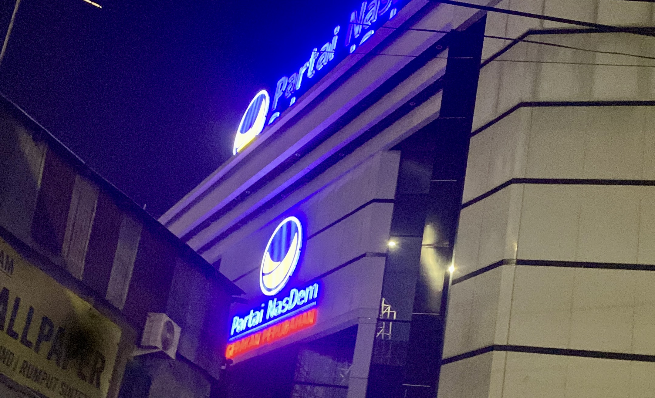 Kantor baru NasDem Sulsel di Jl Ap Pettarani Makassar (FOTO: RUANG.NEWS)